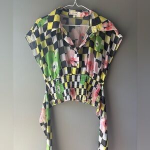 Elise size M, blouse, see through, reversible belt tie. Button up. Plaid floral